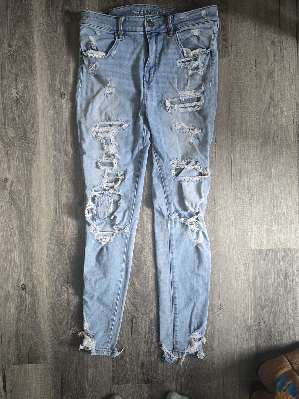 American Eagle Outfitters Light Blue Distressed Skinny Jeans